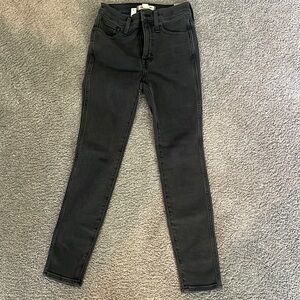 Brand new. bought for daughter and never worn